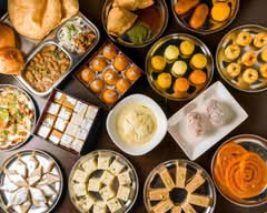 トウキョウ ミタイワラ Tokyo Mithaiwala