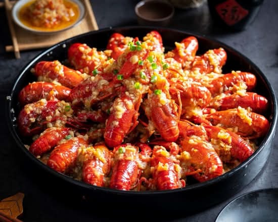 Wok Toss Crawfish 潜江油焖小龙虾 (864 Main Street)