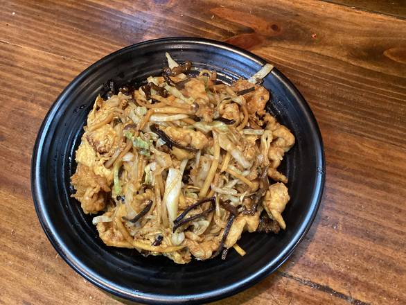 C6. Mushu Chicken Stir-fried Noodle