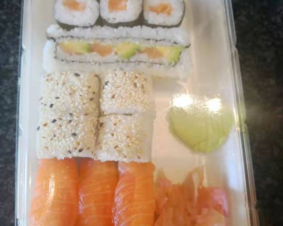 Salmon lunch box (15)