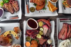 Wilma's Famous BBQ & Tavern (Chicago)
