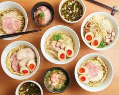 淡麗醤油らぁ麺と濃厚魚介豚骨つけ麺 時は麺なり