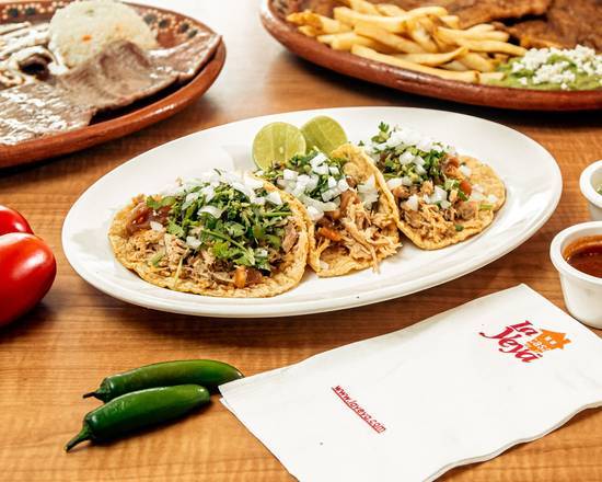 Orden de 3 tacos de carnitas con cebolla y cilantro