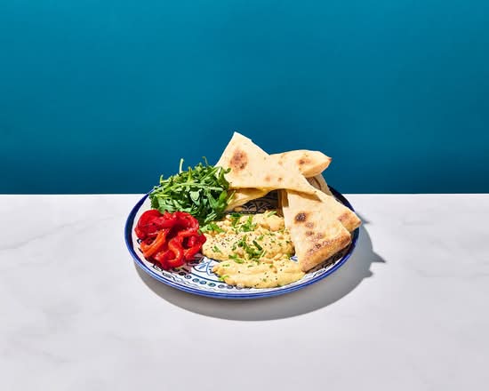 Hummus & Roasted Peppers