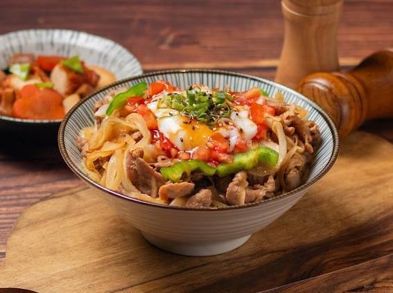溫泉蛋被燒肉綁架丼
