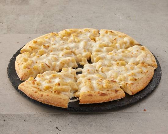 Mac & Cheese Pasta Packed Pizza