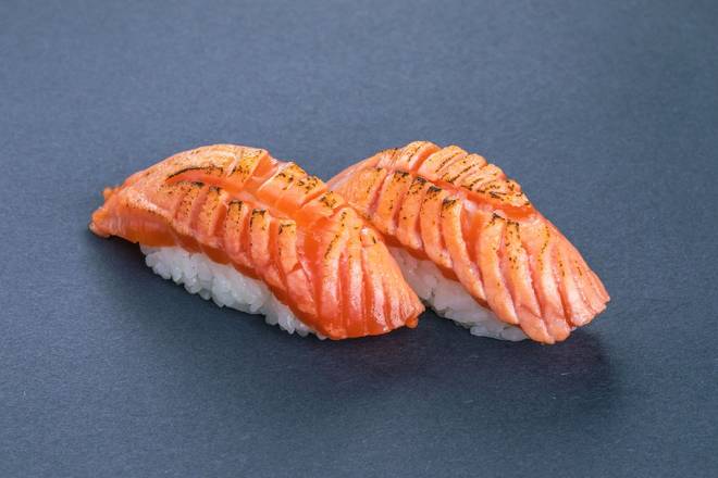 (b017) Aburi Salmon Sushi