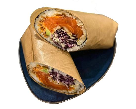 Sushi burrito saumon