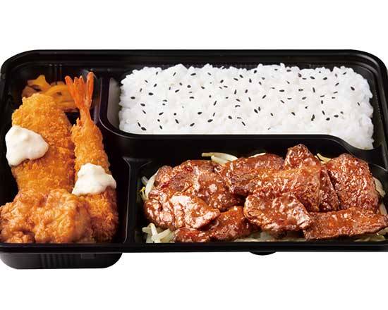 Ｄｘ牛ハラミ焼肉弁当 にんにく黒胡椒 Deluxe grilled beef (skirt steak) lunch box, garlic and black pepper (with tartar sauce)