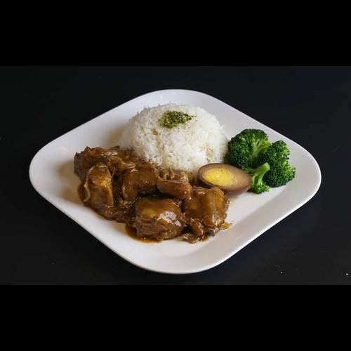 Hong Kong Style Curry Chicken on Rice 港式咖哩雞飯