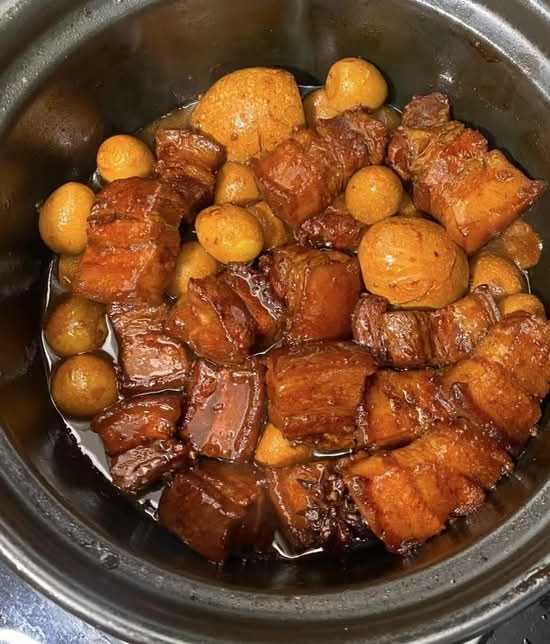 灶財進寶 鉄鍋炖 ZAOCAIJINBAO Iron Pot Stew の出前・宅配 灶財進寶 鉄鍋炖 ZAOCAIJINBAO Iron Pot Stew の出前・宅配