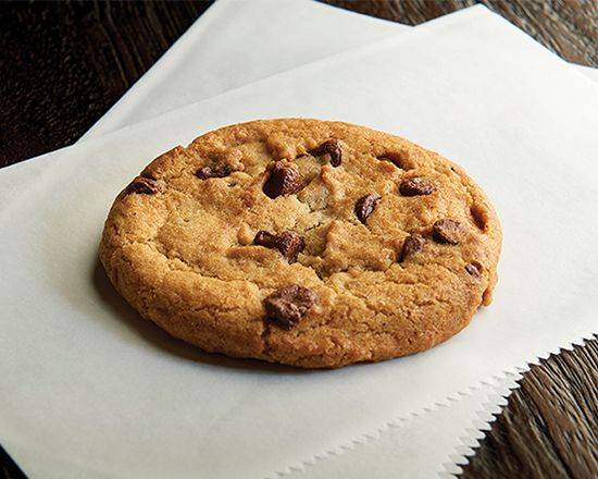 Chocolate Chip Cookie (310 cal)