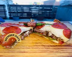 Hamburguesas y alitas la curandera