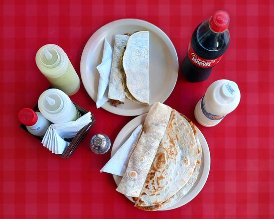 Burricos Burritos y Quesadillas