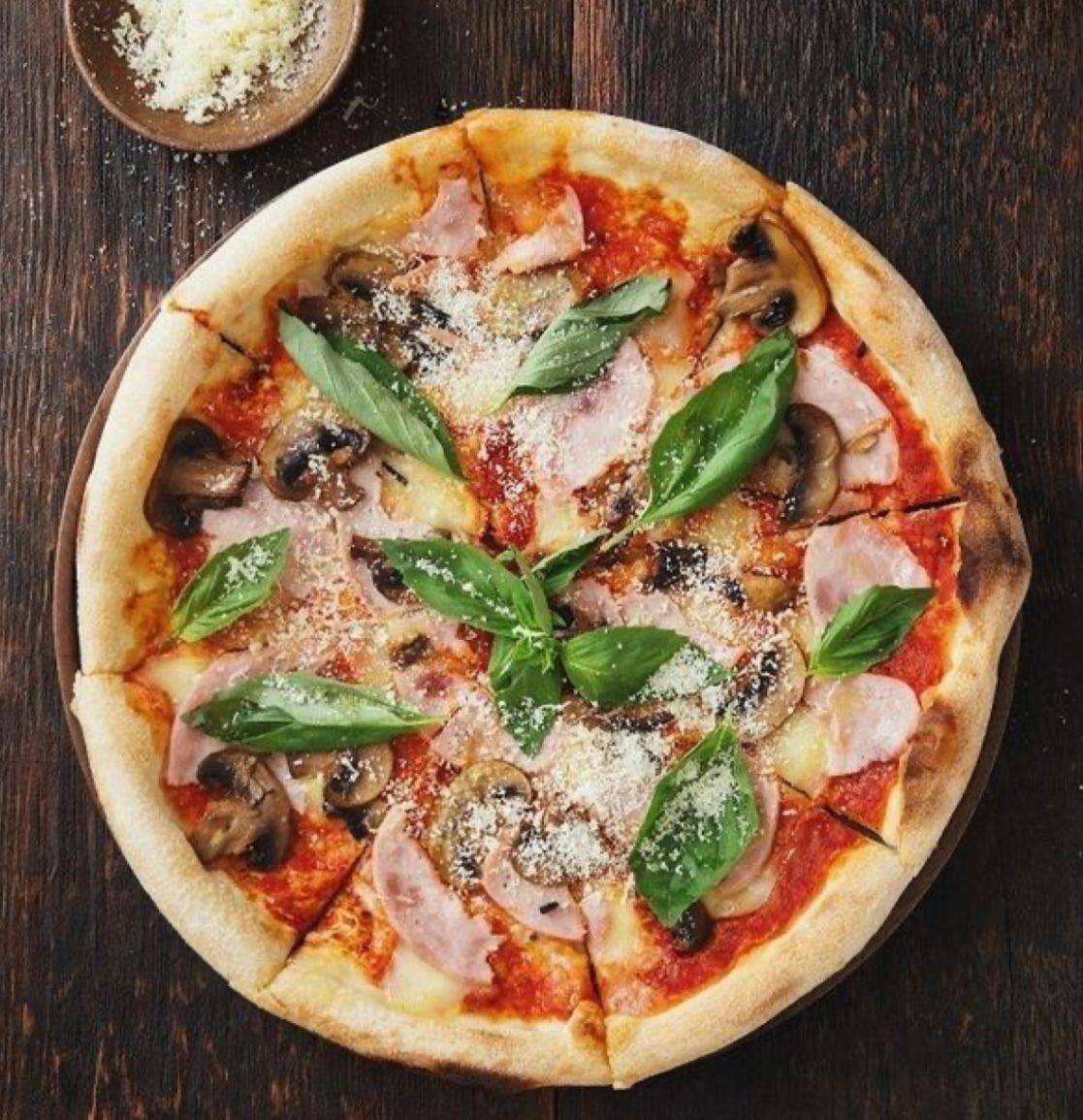 Pizza Reine🍕🧀