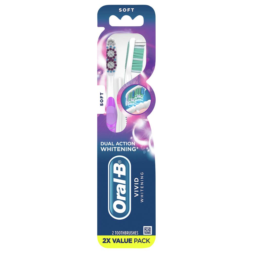 Oral-B Vivid Whitening Manual Soft Toothbrush (2 ct)