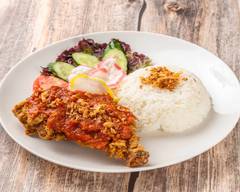 インドネシア料理  ワロン デルマヨン indoneshiaryori waron derumayon