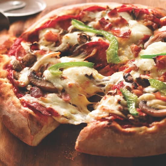 Petite pizza Internationale / Small International Pizza