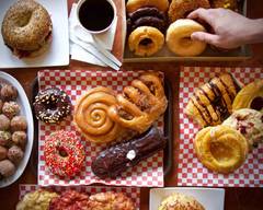 Winchell’s Donuts (Evans Ave)