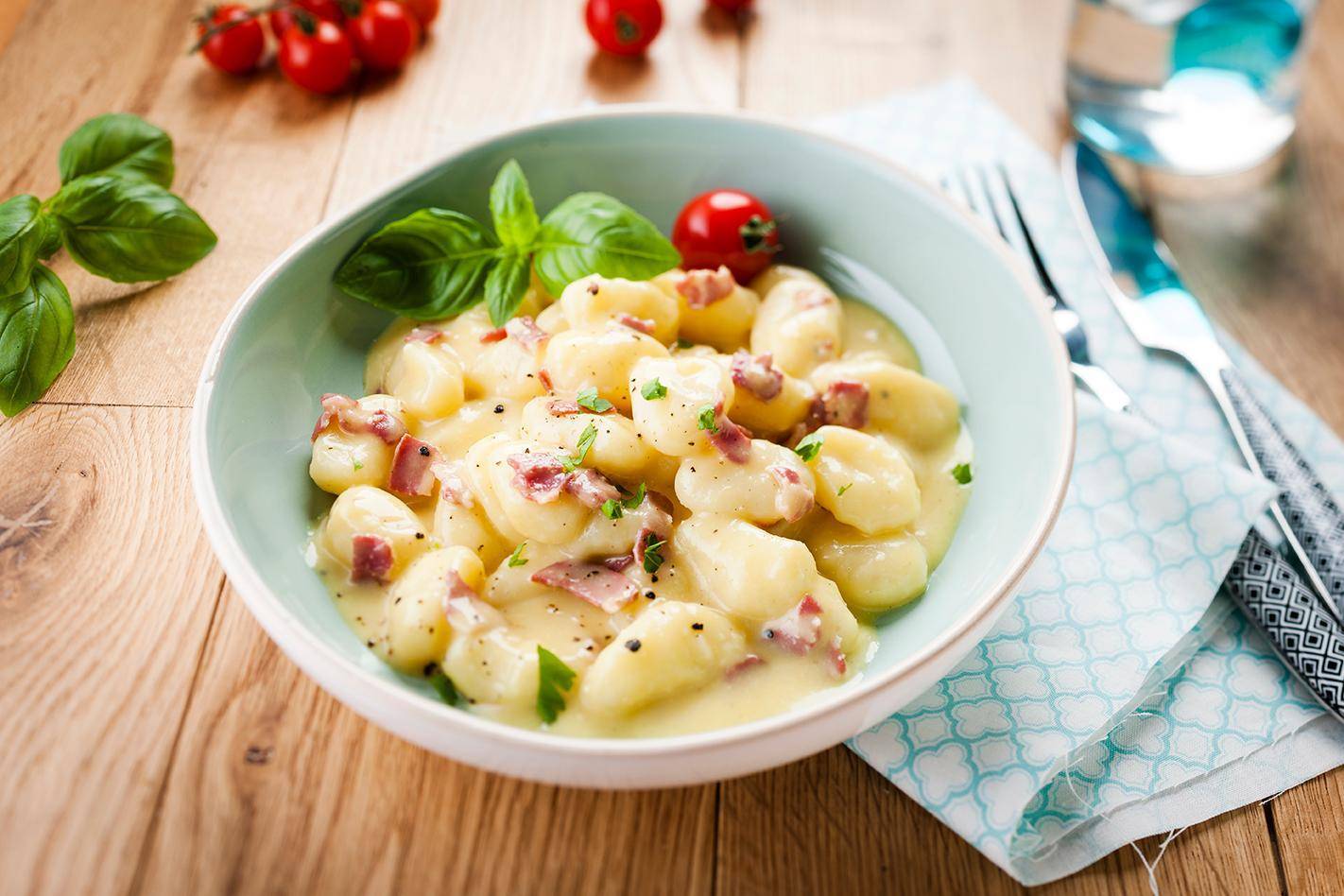 Gnocchi sauce carbonara