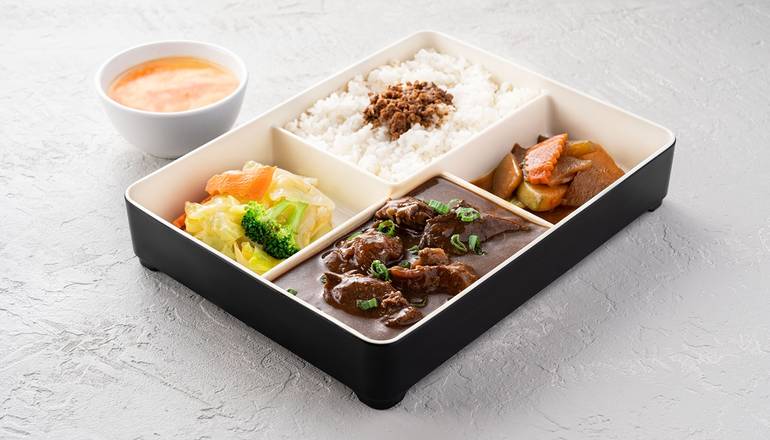 22. Stewed Beef Rice 紅燒牛肉燴飯