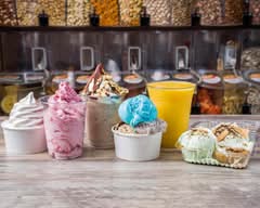 Straw And Berry (249 Wallabout Street)