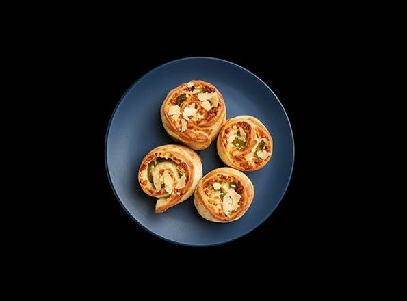 Cheesy Jalapeno Scrolls