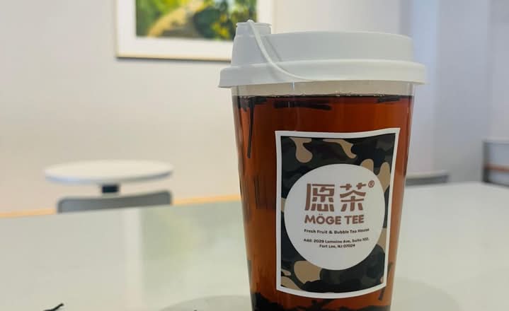 Hot Tea 精品热红茶 (含茶叶）- Freshly Brewed Premium Loose Leaf Black Tea (Contains Loose Tea Leaves)