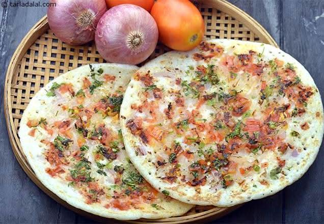 Onion Chilli Uthappam