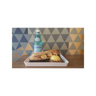 Sandwich  Thon crudités + un dessert+ une boisson au choix