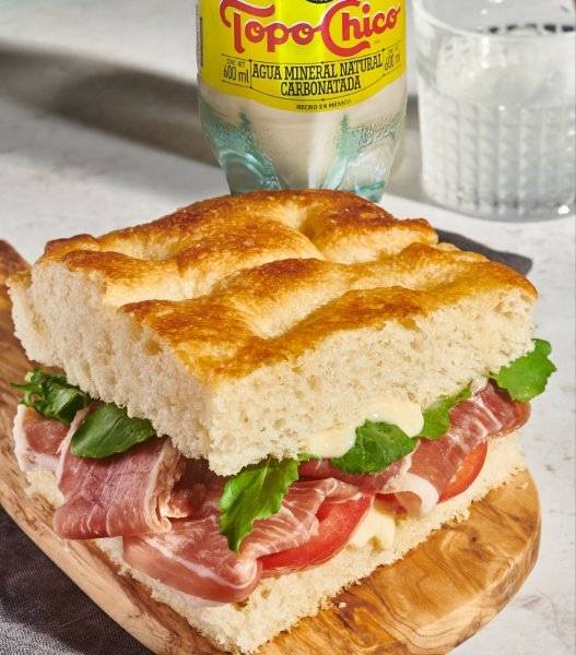 Sandwich + Topo Chico