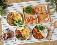 建國北黃昏市場 食食放飯 日式咖哩飯 打拋豬 港式蘿蔔糕 現炸銀絲卷