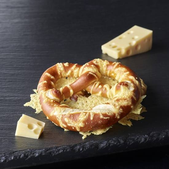 Le bretzel gratiné au fromage