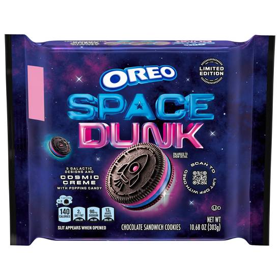 Oreo Space Dunk Cosmic Creme Sandwich Cookies (chocolate )