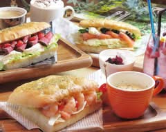 Cafe Mamae & 夜Cafe Izakaya MAMAE Cafe Mamae & YoruCafe Izakaya MAMAE