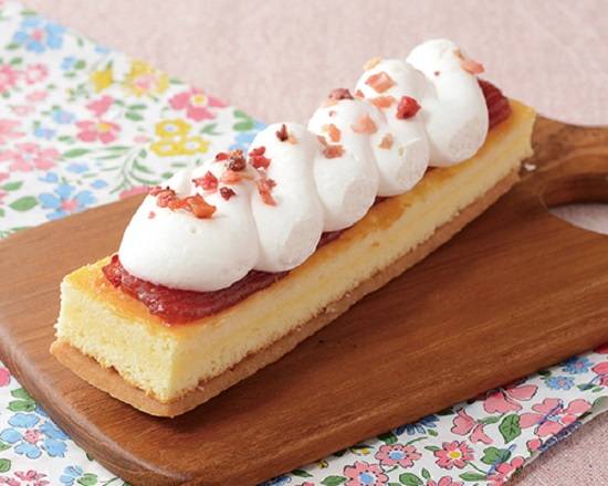 【デザート】UCご褒美スティックケーキ≪クリーム&いちご≫(1個)*