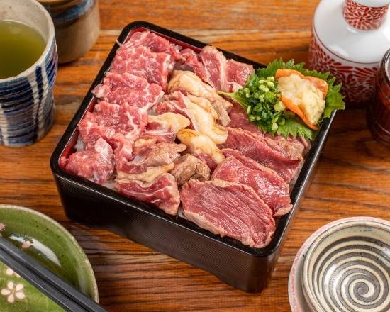 馬肉の贅沢三種丼