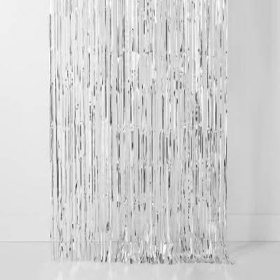 Spritz Fringe Backdrop, Silver