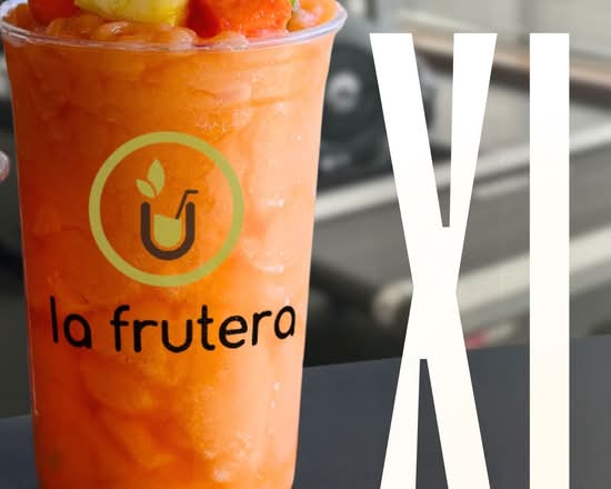 Zanahoria, Piña, Papaya y Limon XL /  Carrots, Pineapple, Papaya and Lime XL