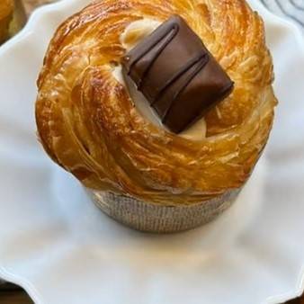 Cruffin Kinder Bueno