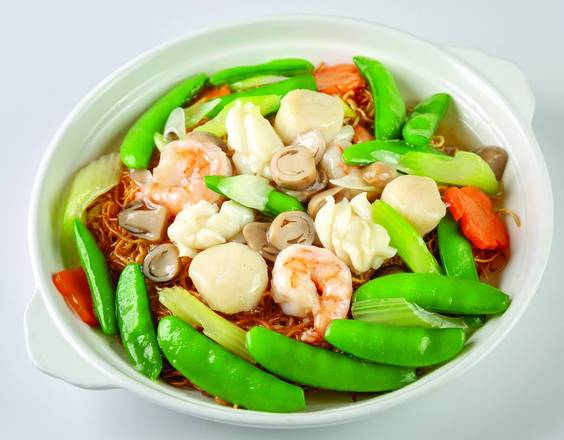 Mixed Seafood Crispy Noodles 三鮮炒麵