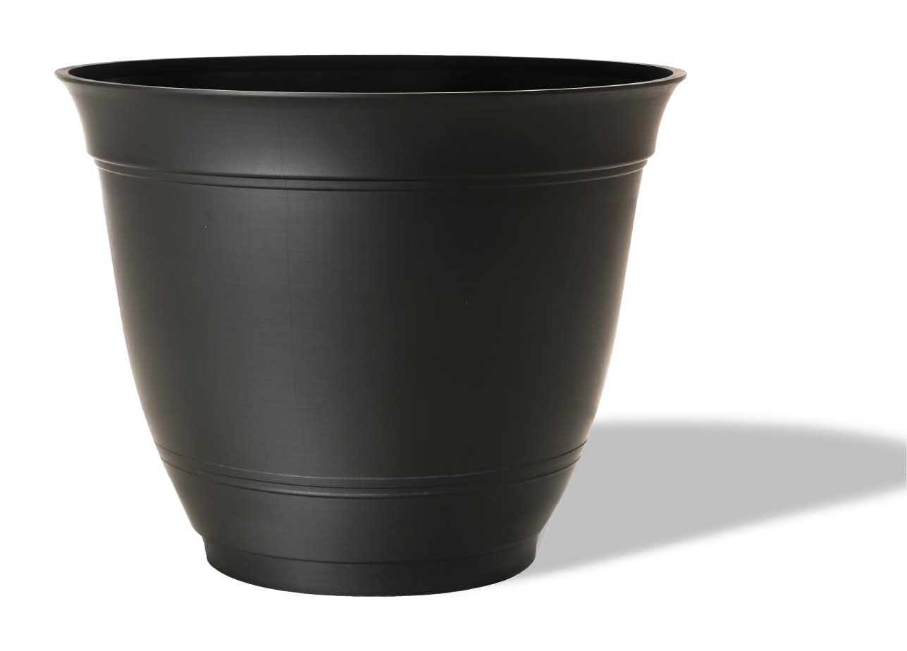 Style Selections Round 6.02-in W x 6.02-in L Black Recycled plastic Indoor/Outdoor Planter