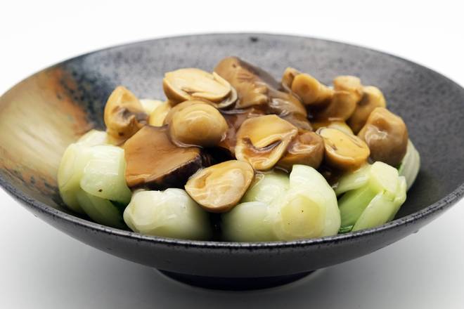 P35. Vegetable with Mixed Mushroom 碧綠扒三菇