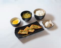 【自慢の炭火焼き定食！】よもきち商店