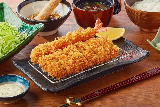 特撰やわらかヒレかつ 90g ・ 大海老フライ 弁当 Speciel Pork Fillet Cutiet (90g) ＋ Large Fried Prawn Bento Box 