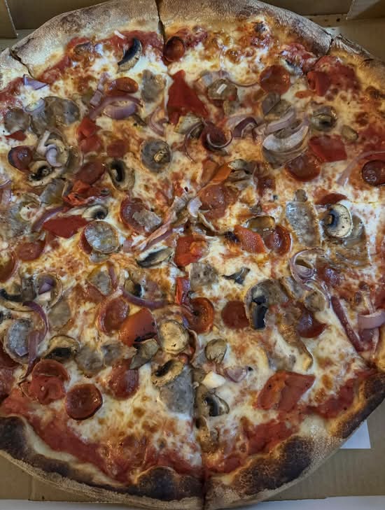 Leonardo’s Pizza photo 2