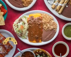 Huesitos y Carnitas Fam Lira