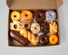 Kenny's Donut (2001 East Orangethorpe Avenue Ste C)