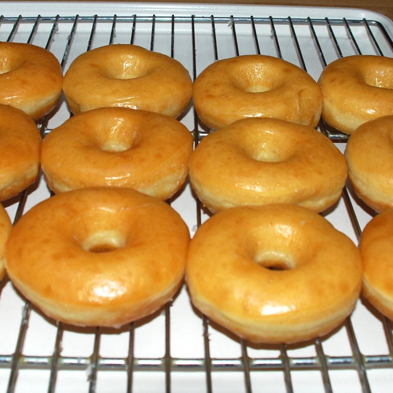 1/2 Dozen Original Glazed Donuts (6 pcs)