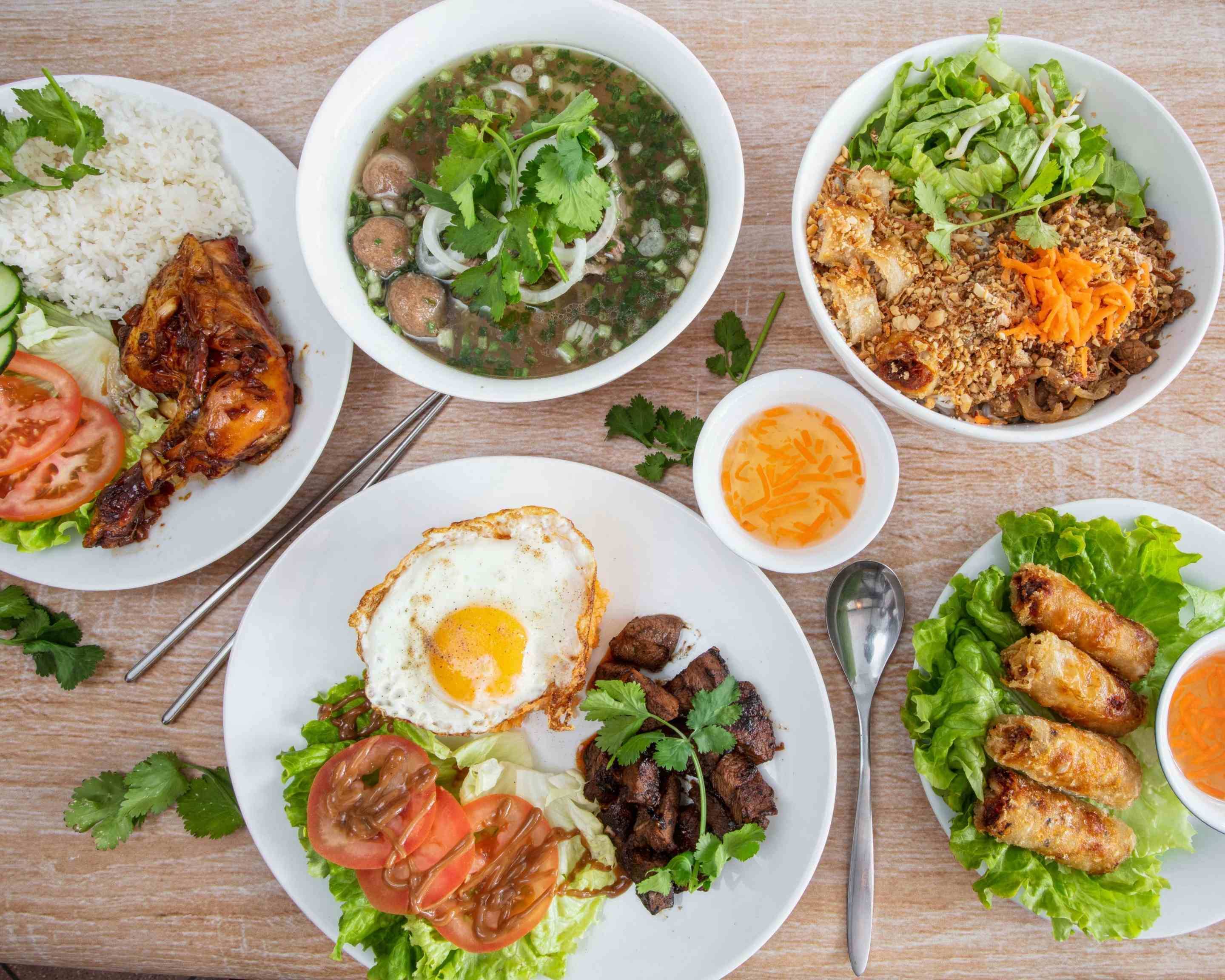 Le Richer Menu Restaurant Le Rocher menu, offres et prix - Livraison à Paris - Uber Eats